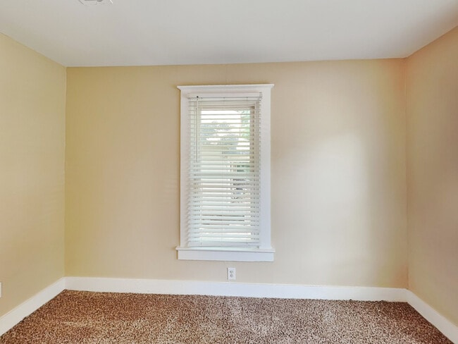 Photo - 2497 Lakewood Ave SW House