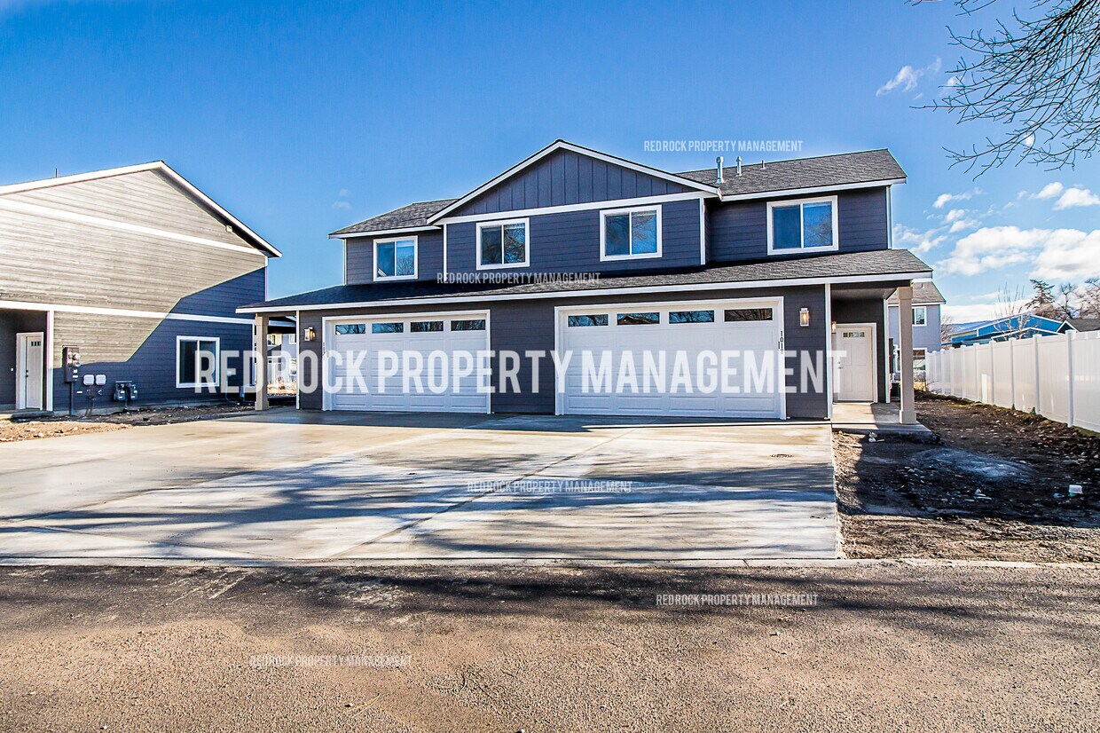 1018 N Davis Ln, Spokane Valley, WA 99016 Townhouse for Rent in