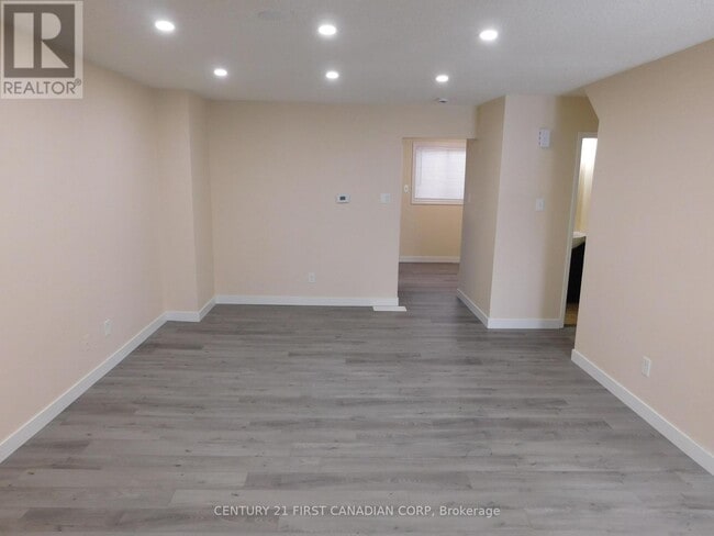 Building Photo - 1095 Jalna Blvd