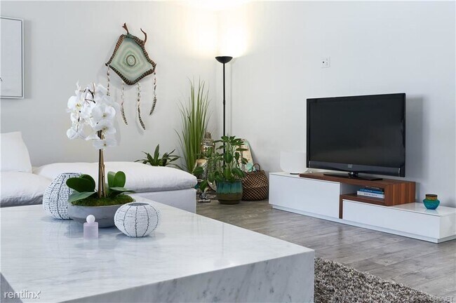 Foto del edificio - 3 br, 2.5 bath House - 6550 Smoke Tree Ave