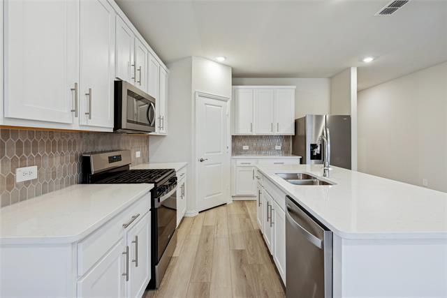 Foto del edificio - 2221 Horseshoe Ln