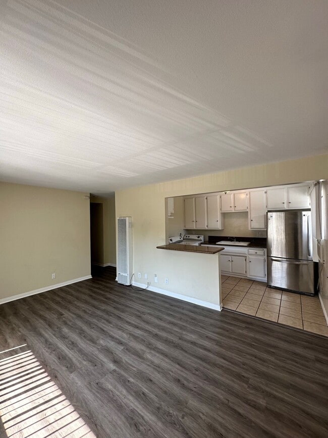 Building Photo - 5616 Rocket St