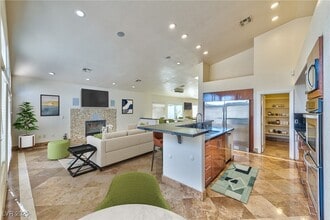 Building Photo - 8129 Pacific Cove Dr