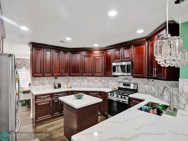 Foto del edificio - 613 NW 135th Terrace