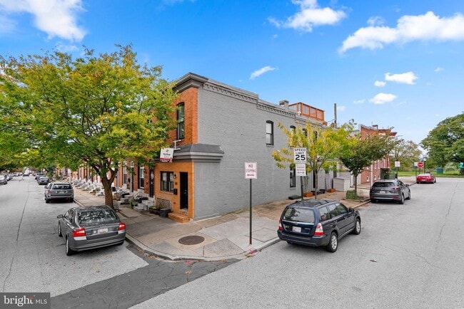 Foto del edificio - 300 S Robinson St