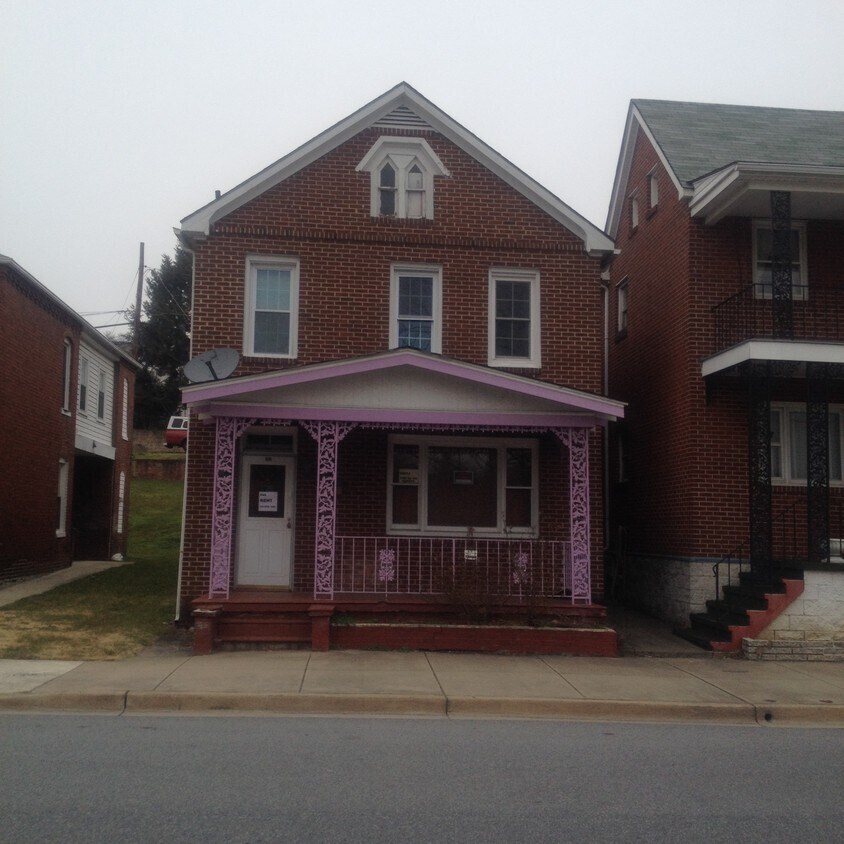 221 E Potomac St, Brunswick, MD 21716 House Rental in Brunswick, MD