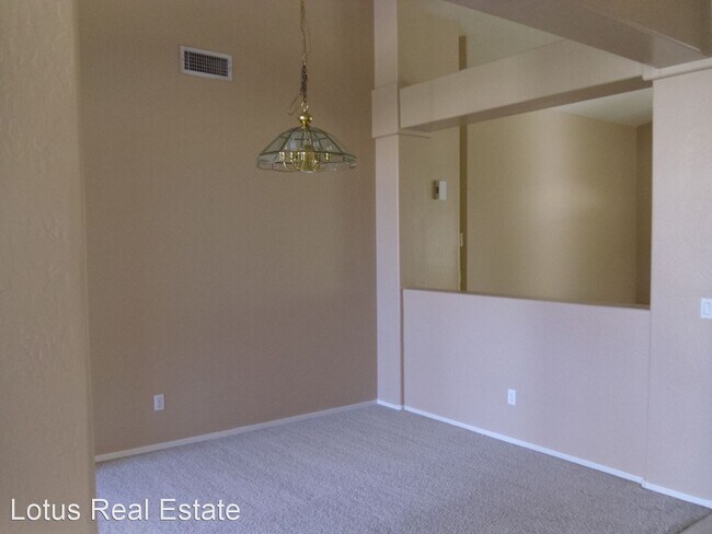 Building Photo - 3 br, 2 bath House - 4415 E Redwood Ln