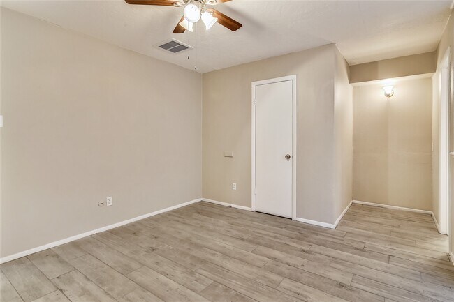 Foto del edificio - 10839 Sugar Hill Dr