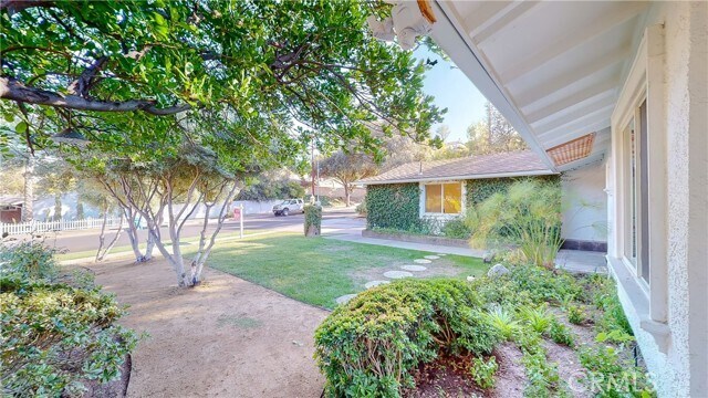 Building Photo - 6115 Glide Ave