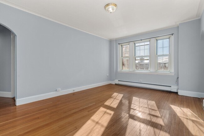 Building Photo - 1450-1454-1454 Beacon St