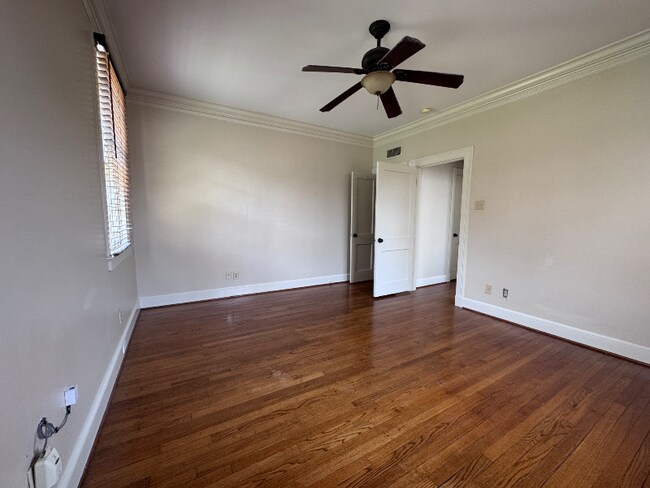 Building Photo - 317 W University Ave