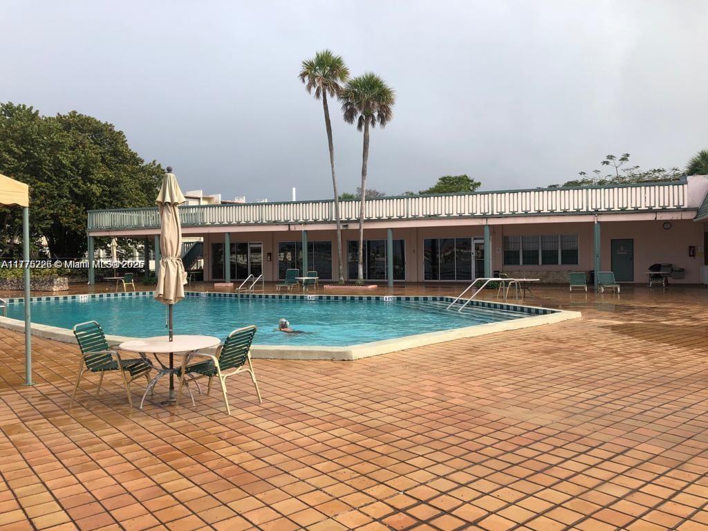 Foto principal - 1481 NE Miami Gardens Dr