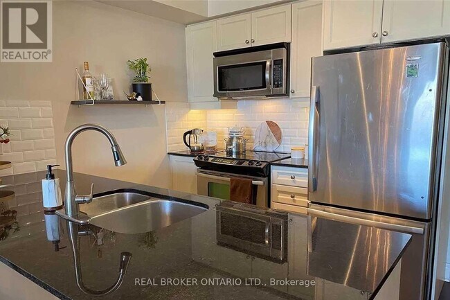 Photo du bâtiment - 701 Sheppard Ave W