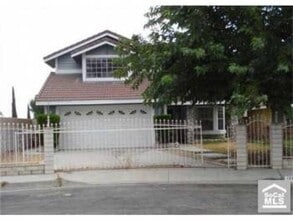 Building Photo - 1169 N Mulberry Ave