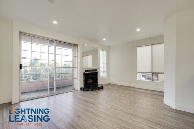 Building Photo - 15132 Magnolia Blvd