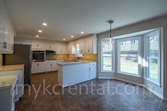 Building Photo - 12012 Ensley Ln