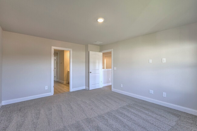 Building Photo - 118 Fernbank Ln