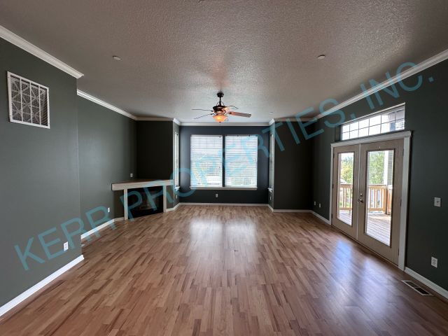 Foto del edificio - 512 SE Espinosa St