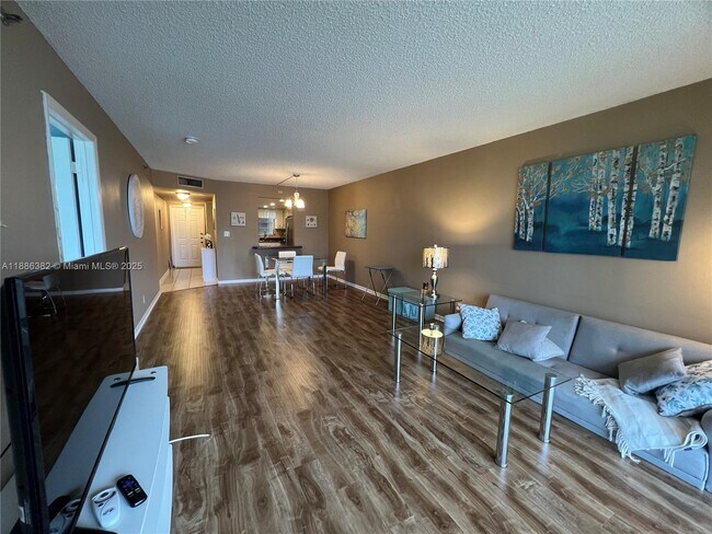 Foto del edificio - 3150 W Rolling Hills Cir
