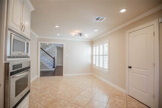 Building Photo - 1627 Fall Valley Dr