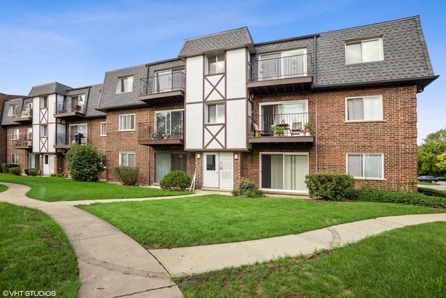 Foto del edificio - 9449 Bay Colony Dr