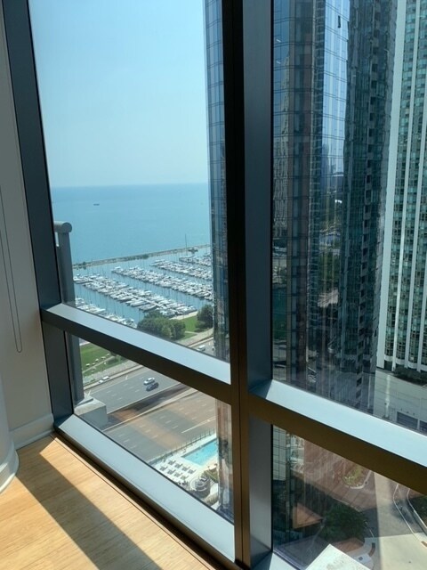 Building Photo - 450 E Waterside Dr