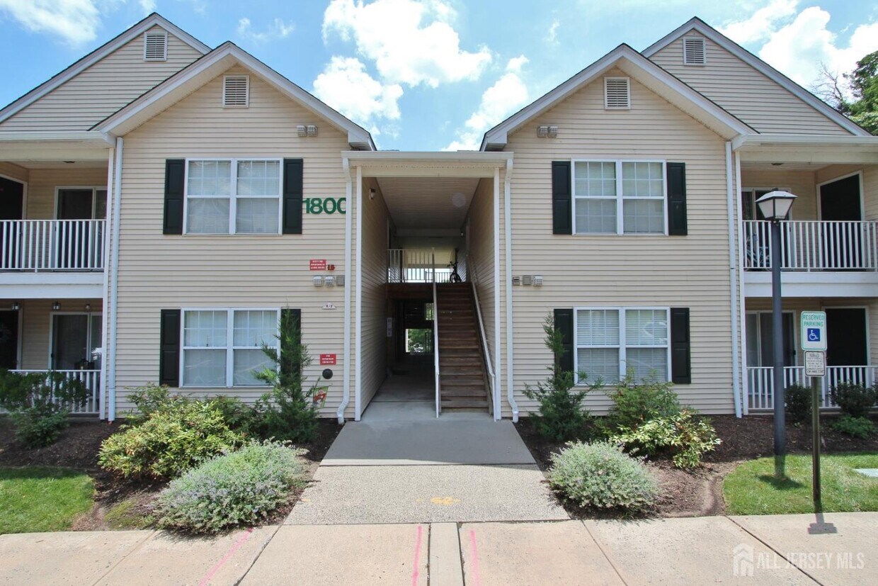 Foto principal - 1834 King Ct