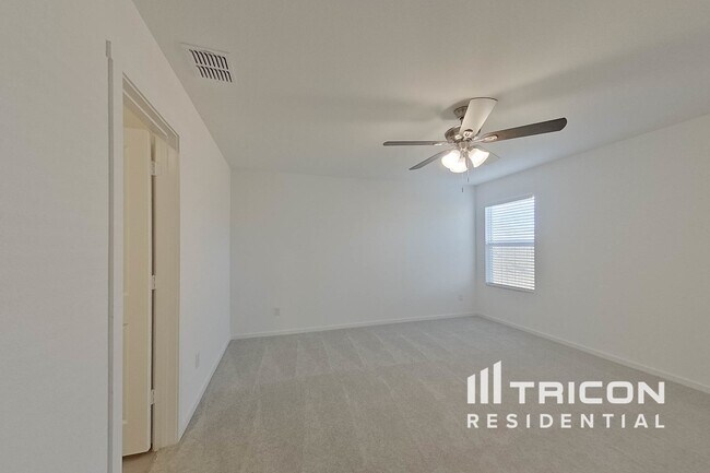 Building Photo - 843 Ponderosa Ln