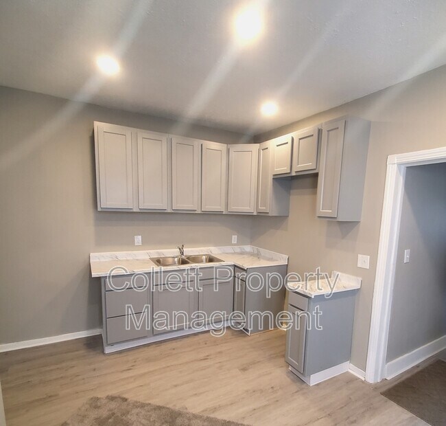 Building Photo - 1924 E 123rd St