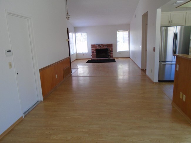Building Photo - 368 Grapevine Rd