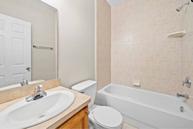 Foto del edificio - Towne Center Flats - 14064 Webster Dr.