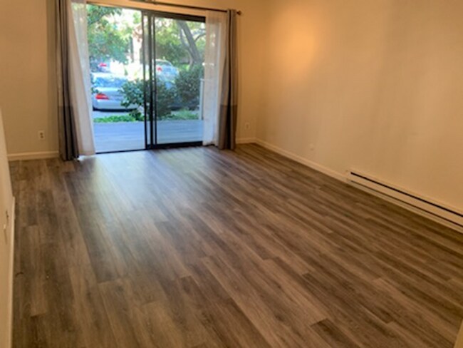 Foto del edificio - One Bedroom Condo Available in Watergate C...