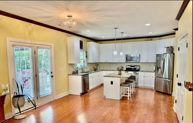 Foto del edificio - 1518 Squirrel Lake Ct