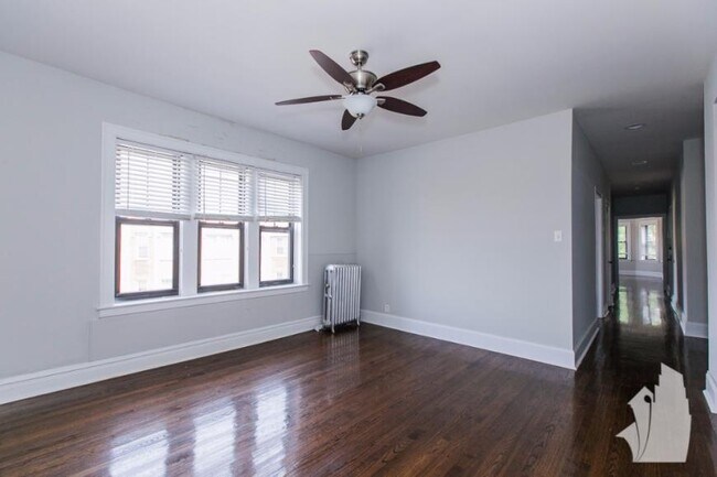 Foto del edificio - 2 bedroom in Lincoln Square, Ravenswood IL...