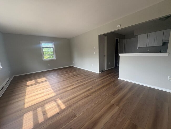 Building Photo - 220 Glen Haven Rd