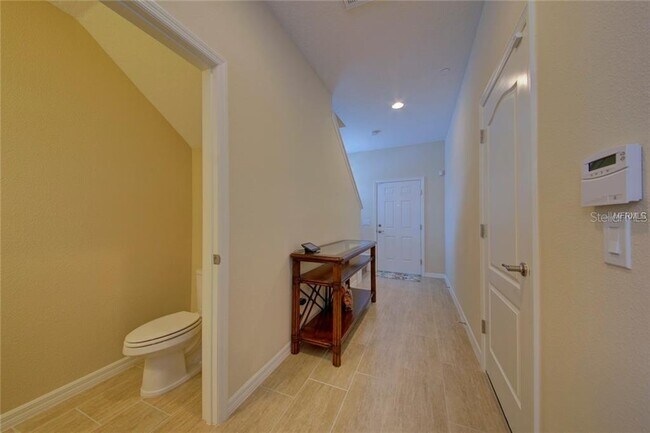 Building Photo - 93 Zamora Pl