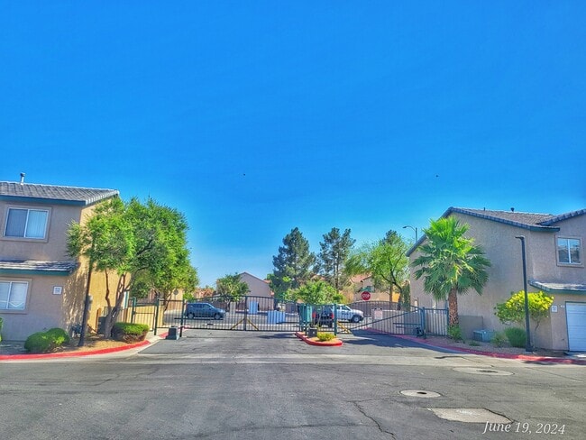 Building Photo - 5278 Sacha Way