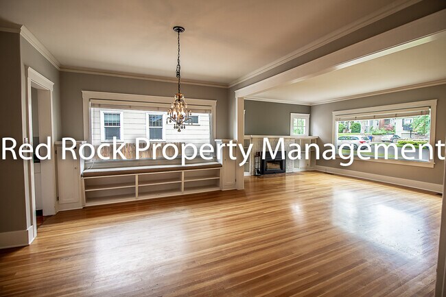 Building Photo - 812 W 25th Ave