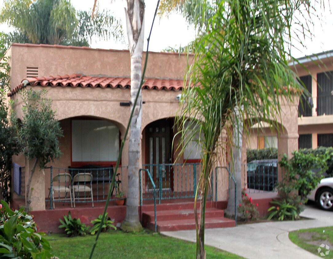 Foto del edificio - 1130-1136 E 5th St