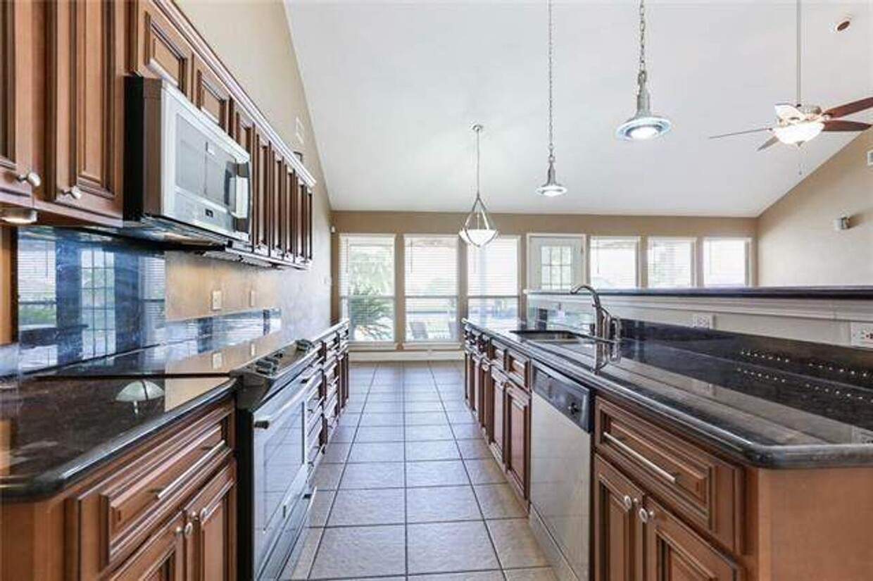 Building Photo - 304 Moonraker Dr
