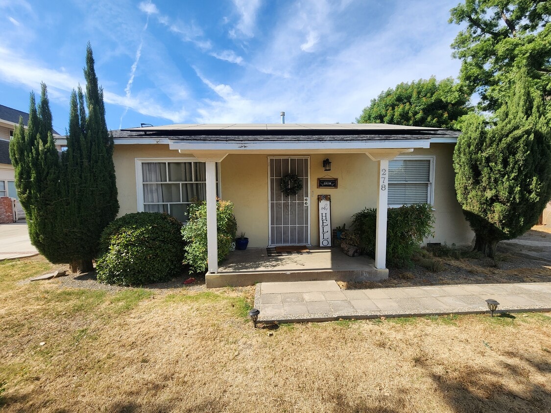 Primary Photo - 278 E Merritt Ave