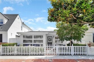 Building Photo - 2027 Miramar Dr