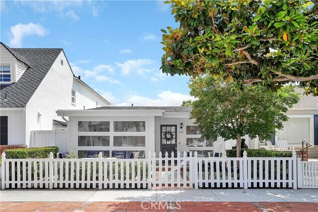 Primary Photo - 2027 Miramar Dr