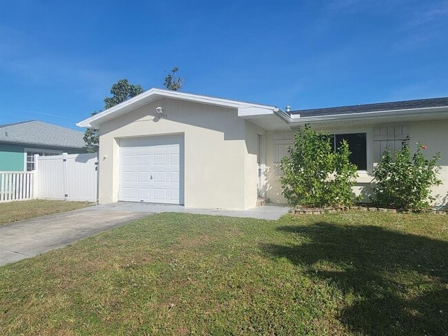 Building Photo - 6290 Coniston Terrace