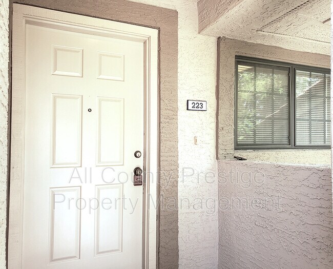 Building Photo - 11515 N 91st St