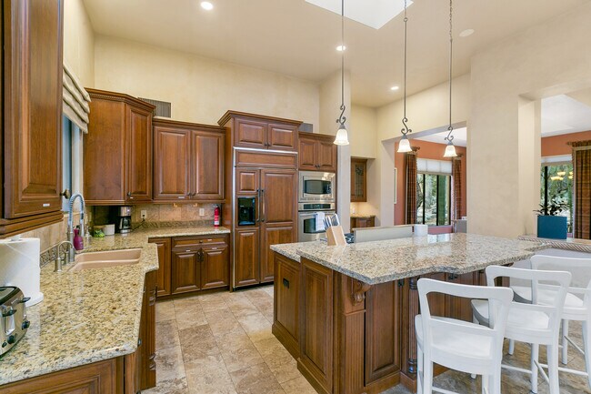 Foto del edificio - 6310 N Canon del Pajaro