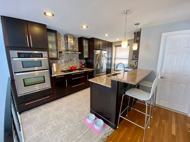 Foto del edificio - Stunning 2-Bedroom Townhouse in Rittenhous...
