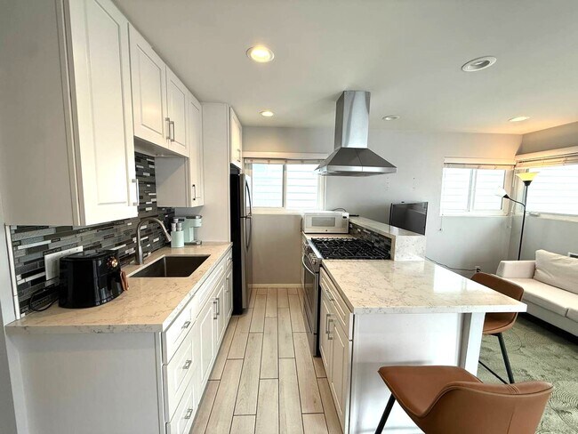 Foto del edificio - 315 Sapphire Ave