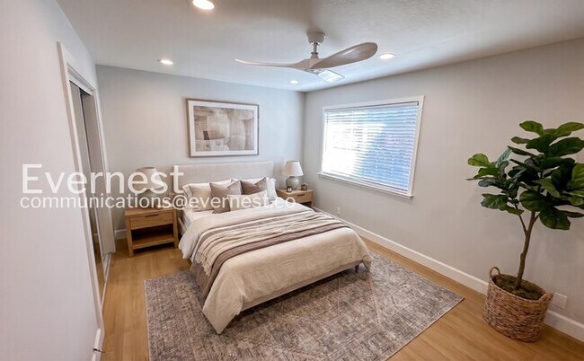 Foto del edificio - 4-Bed/2-Bath Home /Available Now!