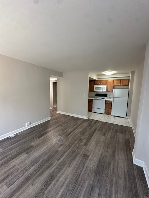 Primary Photo - 1646 N Prospect Ave
